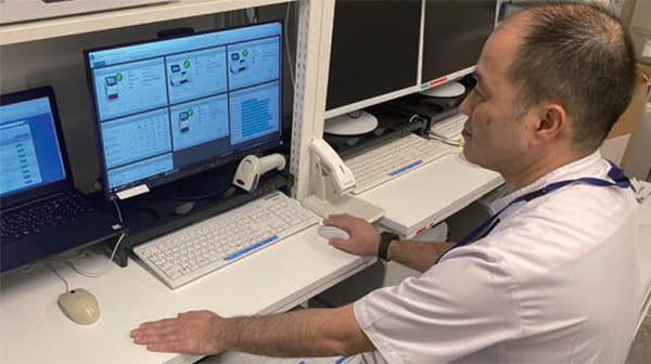 Mr. Akito Kawai with AQURE in use in the test lab